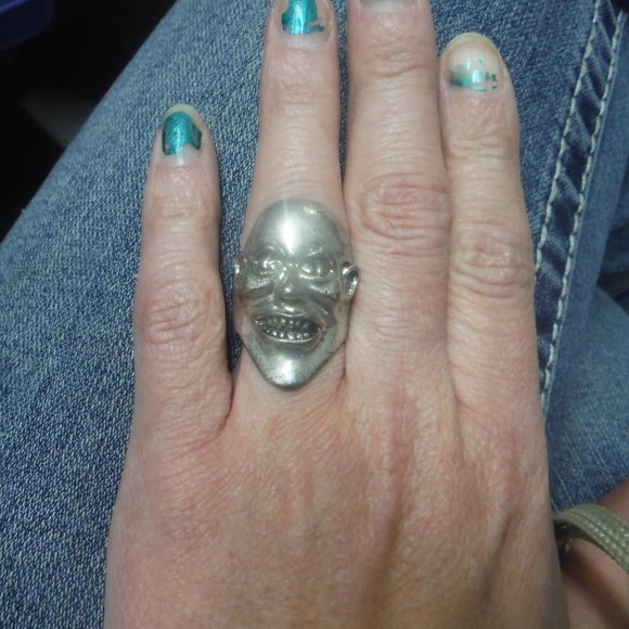 Grinning Face Fashion Ring - Picture 3 of 3